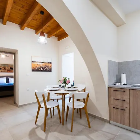 Eviona Althea Apartament *