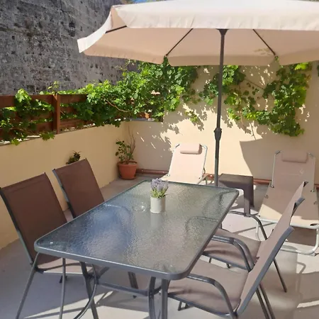 Eviona Althea 公寓